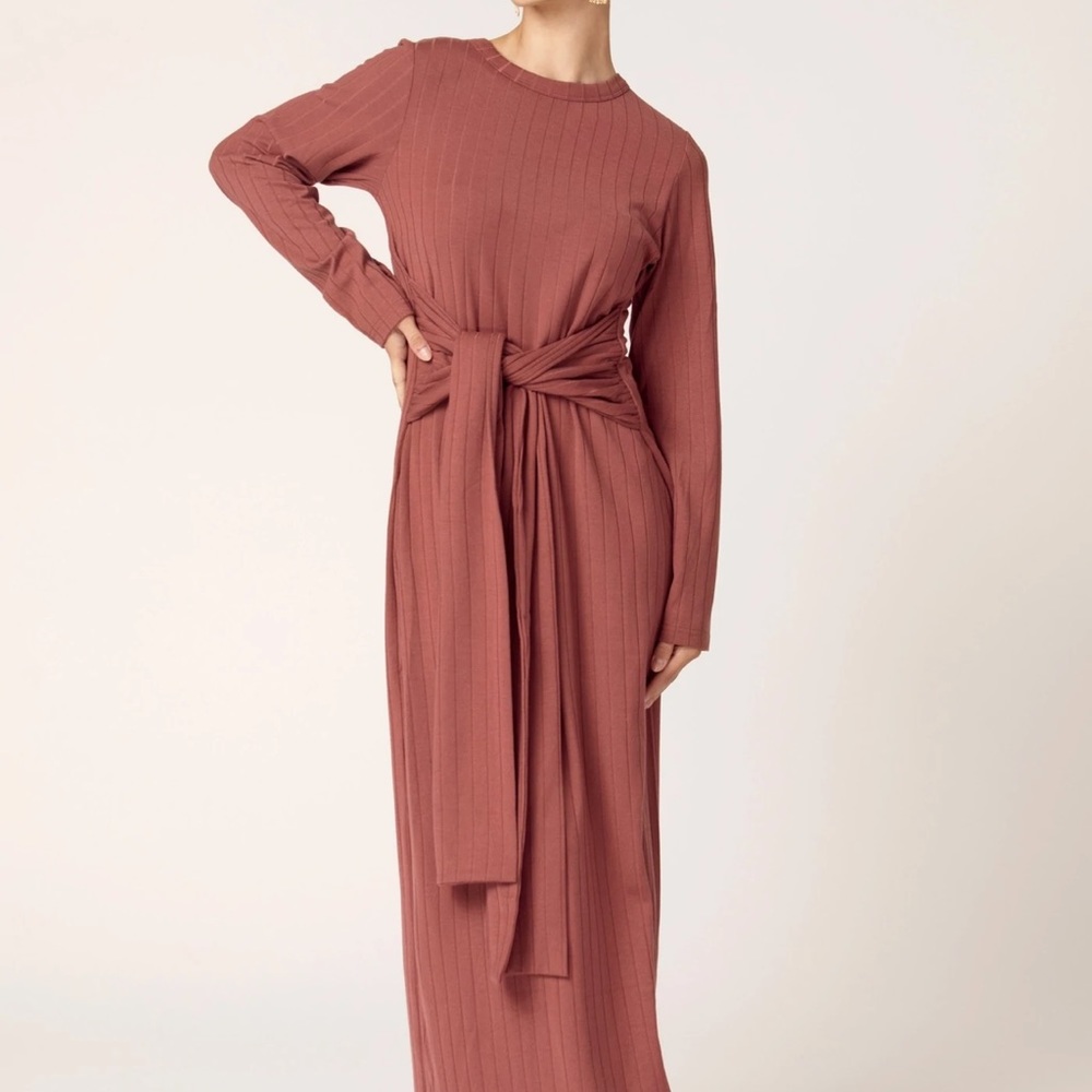 VEILED COLLECTION RIBBED TIE WAIST MAXI DRESS - MUTED ROSE